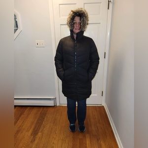 Eddie Bauer women’s winter coat, size large, black.